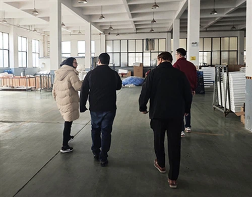 Kuntrattur Kanadiż Żjara MIGO GLASS Għal Soluzzjonijiet Integrati tal-Ħġieġ u...