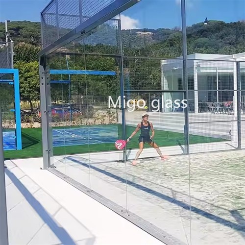 Bennej klassiku tal-qorti padel