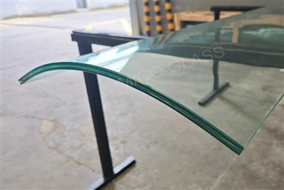 Ħġieġ laminat ittemprat kurvat