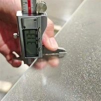 3.2mm Ħġieġ Solari Ultra Ċar Ittemprat b'En12150